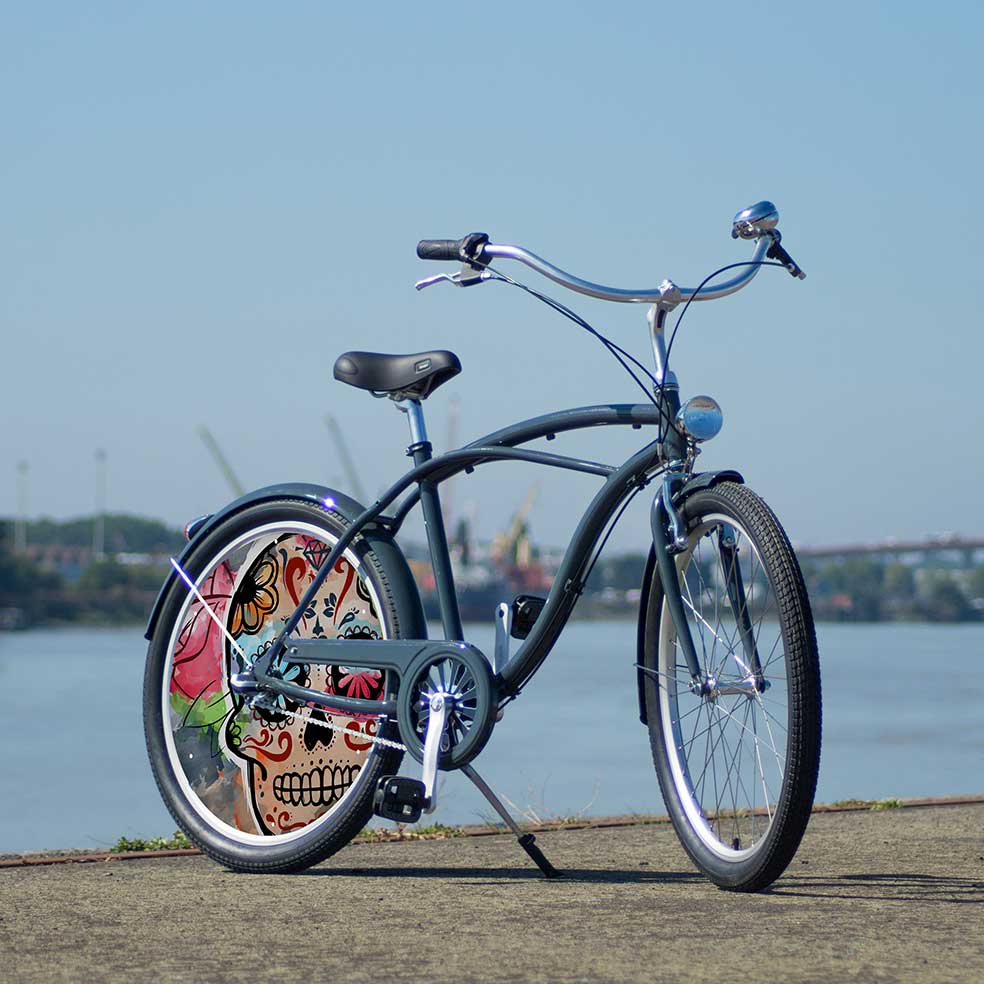 Vélo de collection Esqueleto, vélo de ville Cruiser avec une roue lenticulaire. 1 roue pleine pour vos trajets en ville en vous différenciant