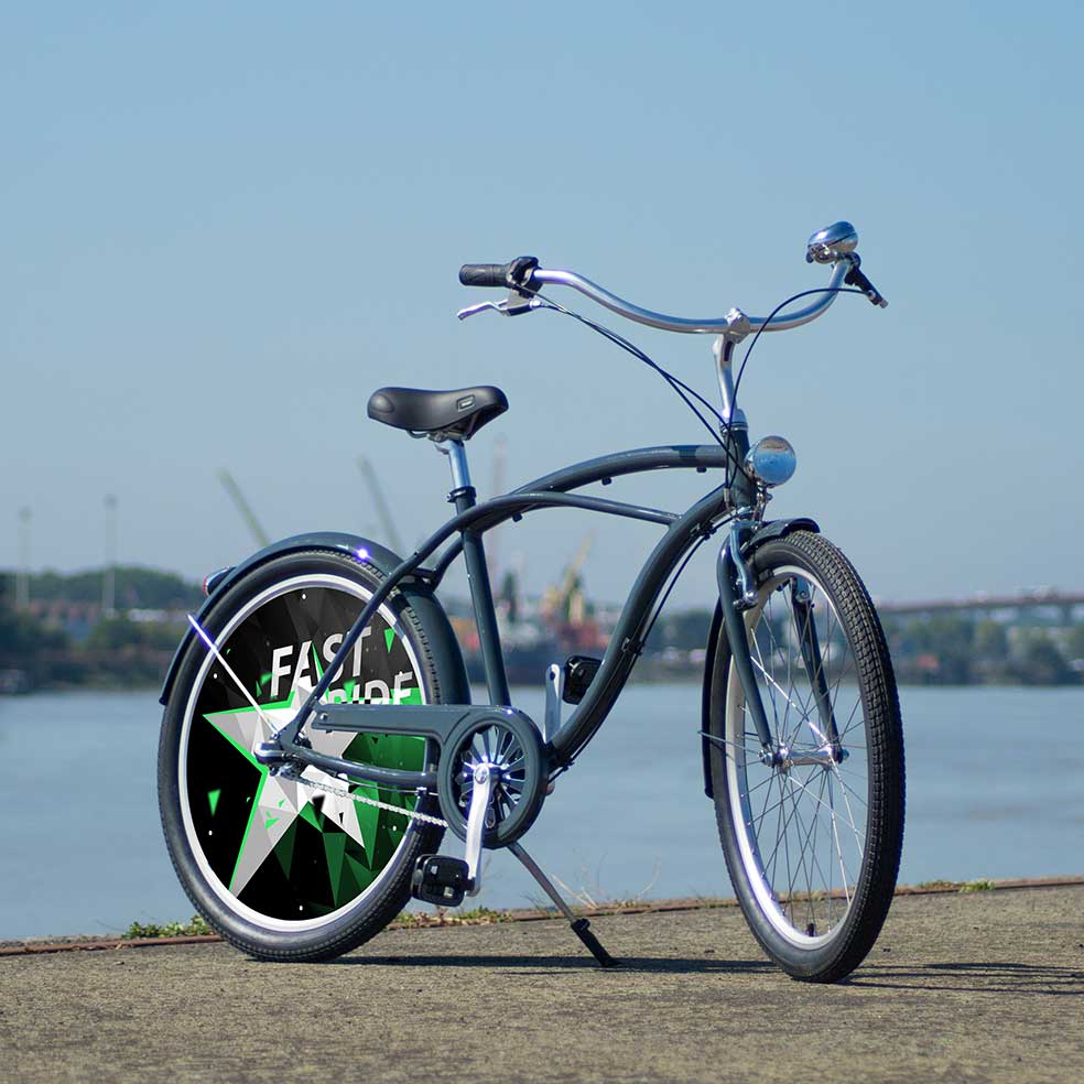 Vélo de collection Fast Ride, vélo de ville Cruiser avec 1 roue arrière pleine. Une roue lenticulaire pour un vélo de fonction destiné à vos collaborateurs
