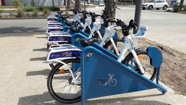 vélos blancs en libre-service de Marseillan